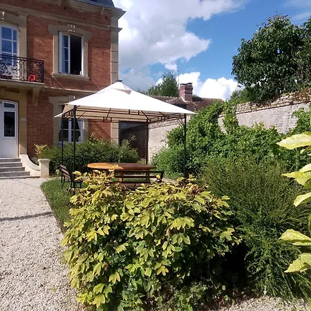 Bb Des Arcs Bed and Breakfast *